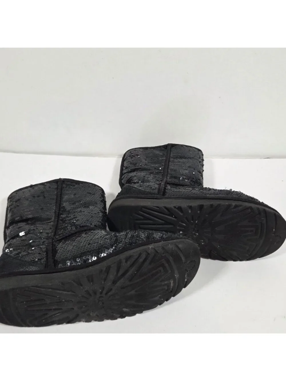 UGG Classic Short Sequin Boots Black Kids Size 5 Sparkle